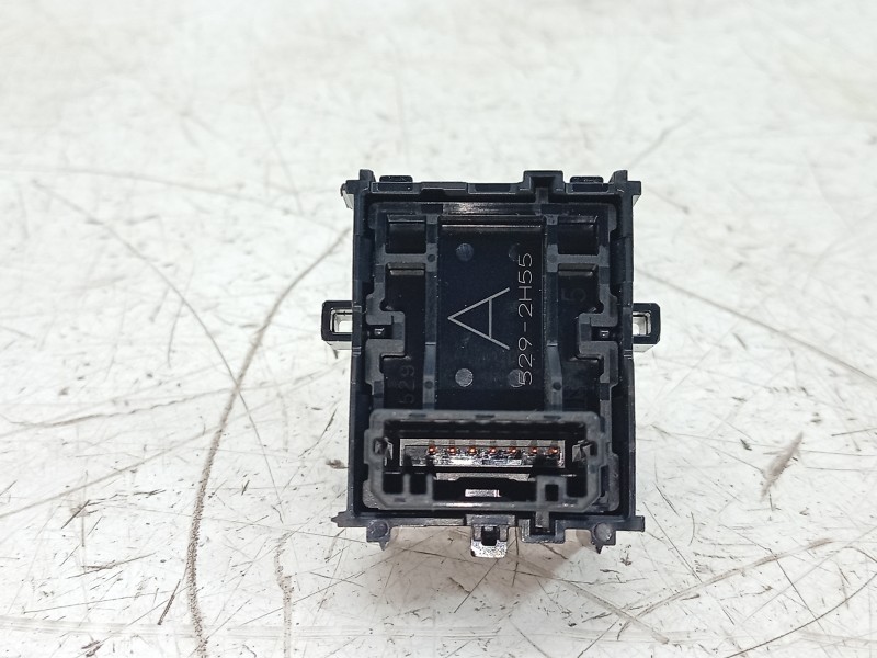 Recambio de mando elevalunas trasero izquierdo para lexus lbx referencia OEM IAM  8481048060 