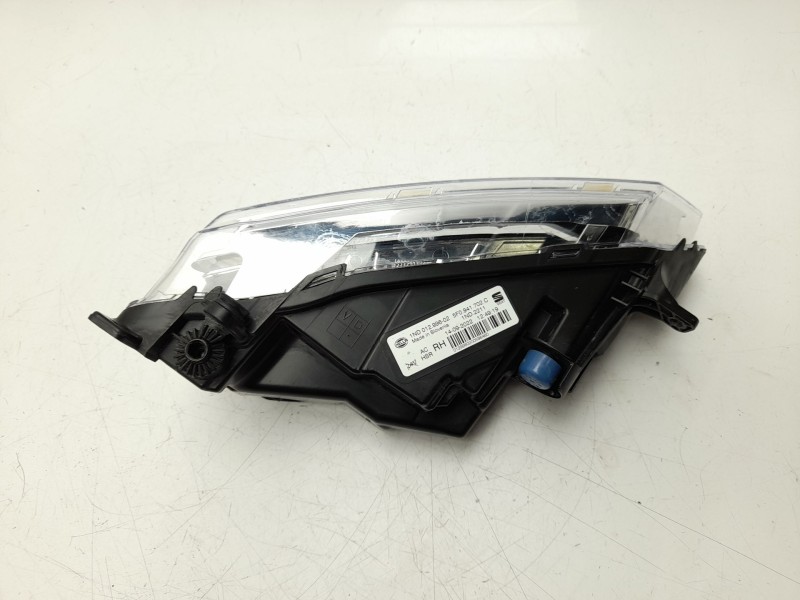 Recambio de faro antiniebla derecho para seat ateca (khp) style xm referencia OEM IAM  5F0941702C 10121391005/9020102/ST4304413