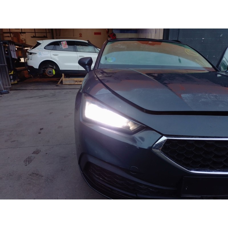 Recambio de faro derecho para seat leon sportstourer (kl8, kld) 1.5 etsi referencia OEM IAM   