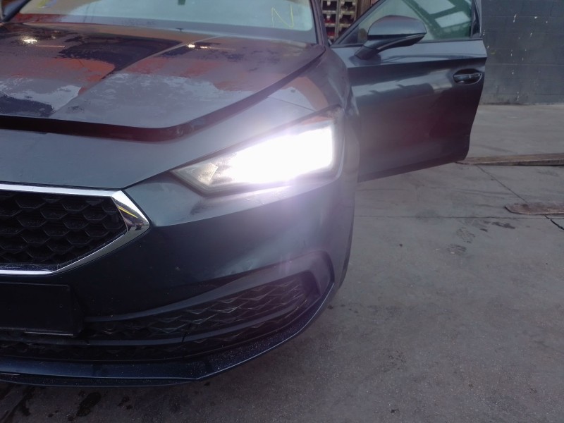 Recambio de faro izquierdo para seat leon sportstourer (kl8, kld) 1.5 etsi referencia OEM IAM   