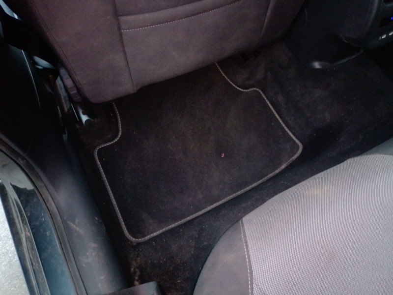 Recambio de juego alfombrillas para seat leon sportstourer (kl8, kld) 1.5 etsi referencia OEM IAM   
