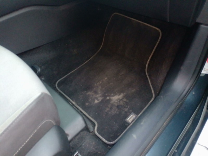 Recambio de juego alfombrillas para seat leon sportstourer (kl8, kld) 1.5 etsi referencia OEM IAM   