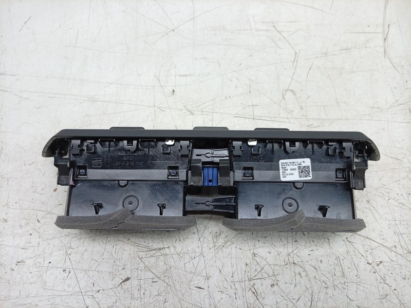 Recambio de aireador central para seat leon 1.5 etsi 85 kw (kl) referencia OEM IAM  5FA819110A 