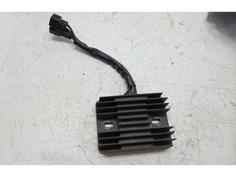 Recambio de regulador de corriente para suzuki v-strom 650 referencia OEM IAM  3280047H00000 