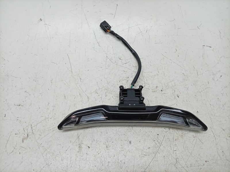 Recambio de piloto trasero central para cf moto 675sr-r referencia OEM IAM  6GUV1602305601 