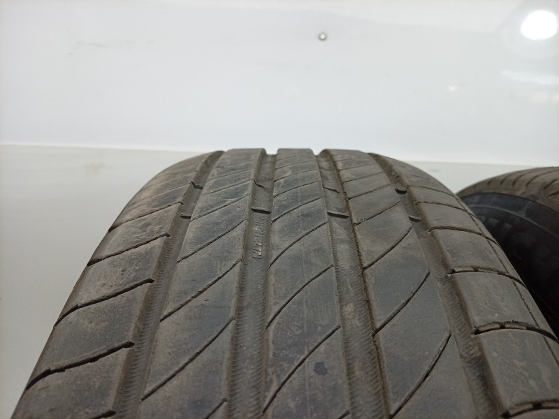Recambio de neumatico para kia sportage 1.6 t-gdi 160 cv referencia OEM IAM  2156517 