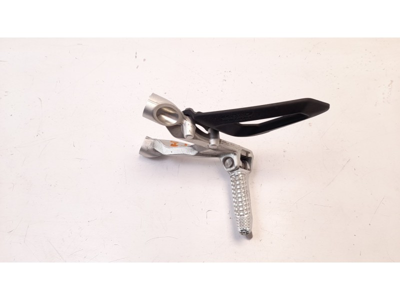 Recambio de estribo para bmw s 1000 rr s 1000 rr referencia OEM IAM 46718559066  