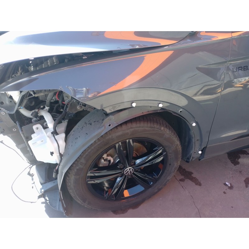 Recambio de aleta delantera izquierda para volkswagen tiguan (ad1, ax1) 1.5 tsi referencia OEM IAM   
