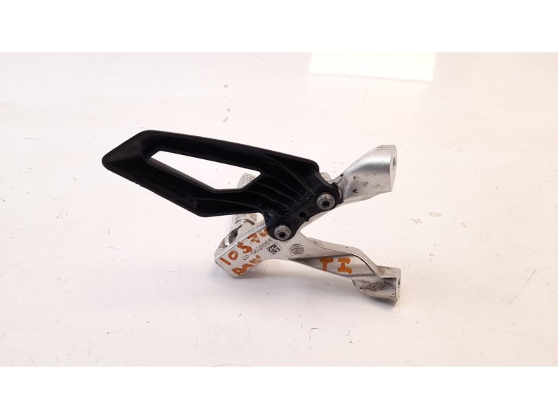 Recambio de estribo para bmw s 1000 rr s 1000 rr referencia OEM IAM 46718559066  