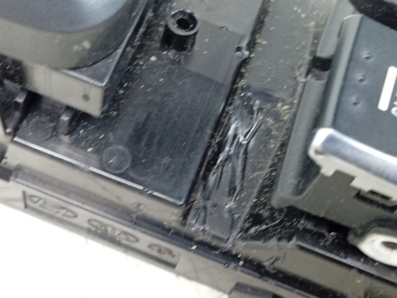 Recambio de mando elevalunas delantero izquierdo para kia sportage iv (ql, qle) 1.6 gdi referencia OEM IAM  93570F1050 