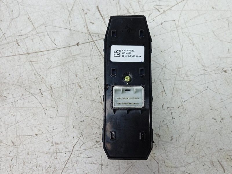 Recambio de mando elevalunas delantero derecho para kia sportage iv (ql, qle) 1.6 gdi referencia OEM IAM  93575F1050 