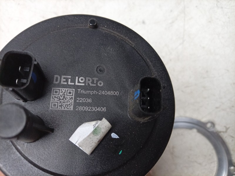 Recambio de bomba combustible para triumph daytona 660 referencia OEM IAM  2404800 