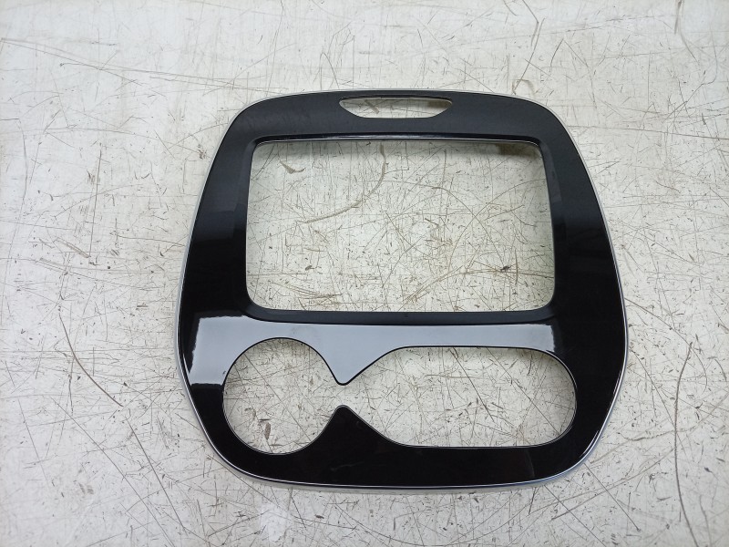 Recambio de moldura para renault captur i (j5_, h5_) 0.9 tce 90 referencia OEM IAM  682703348R 