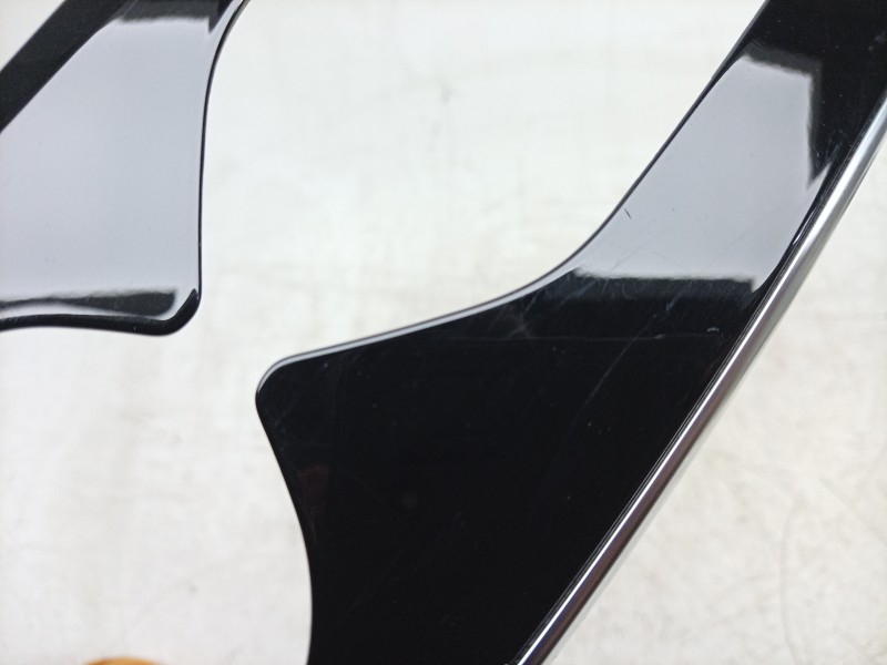 Recambio de moldura para renault captur i (j5_, h5_) 0.9 tce 90 referencia OEM IAM  682703348R 