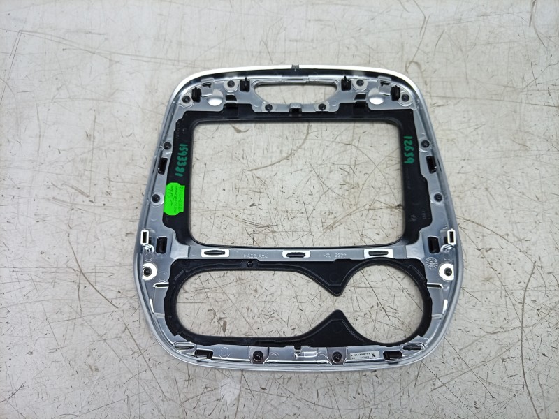 Recambio de moldura para renault captur i (j5_, h5_) 0.9 tce 90 referencia OEM IAM  682703348R 