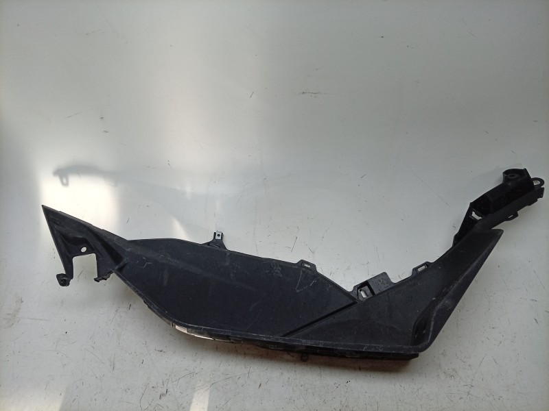 Recambio de moldura para honda pcx pcx 125 (jk05) referencia OEM IAM  64311K1ZJ101 