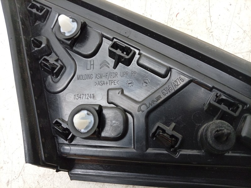 Recambio de moldura para citroën c3 aircross ii (2r_, 2c_) 1.5 bluehdi 110 referencia OEM IAM  13471241 