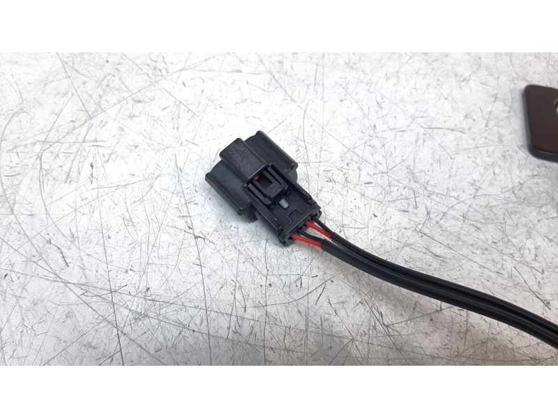 Recambio de enganche cinturon trasero central para ford ecosport (cr6) 1.0 ecoboost cat referencia OEM IAM LN15A613K21ABW  