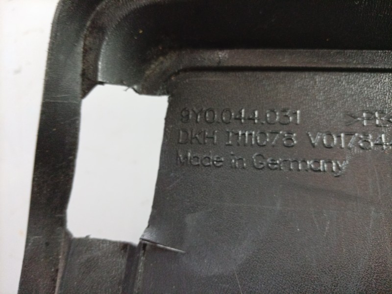 Recambio de alfombra maletero para porsche cayenne (9ya) 3.0 e-hybrid awd (9yaae1) referencia OEM IAM  9Y0044031 