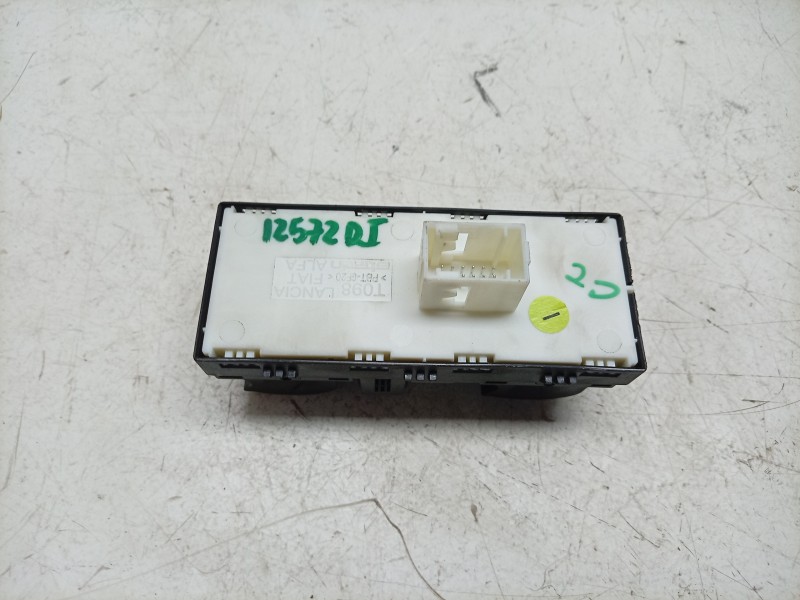 Recambio de mando elevalunas delantero izquierdo para fiat tipo station wagon (356_, 357_) 1.3 d (356wxh1a) referencia OEM IAM  