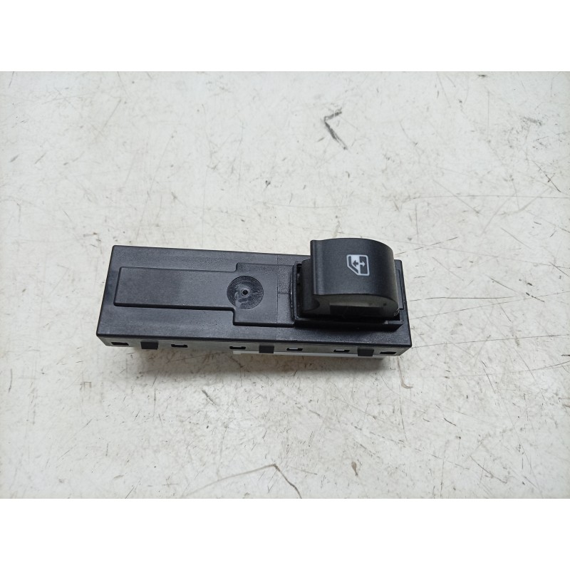 Recambio de mando elevalunas trasero derecho para fiat tipo station wagon (356_, 357_) 1.3 d (356wxh1a) referencia OEM IAM  7357