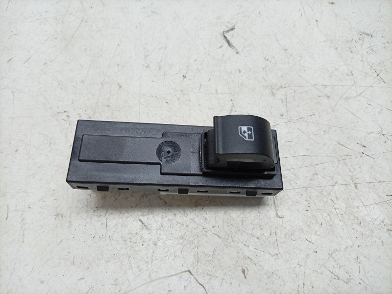 Recambio de mando elevalunas trasero derecho para fiat tipo station wagon (356_, 357_) 1.3 d (356wxh1a) referencia OEM IAM  7357