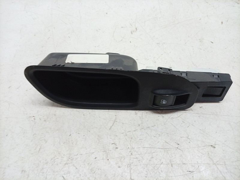 Recambio de mando elevalunas trasero izquierdo para fiat tipo station wagon (356_, 357_) 1.3 d (356wxh1a) referencia OEM IAM  73