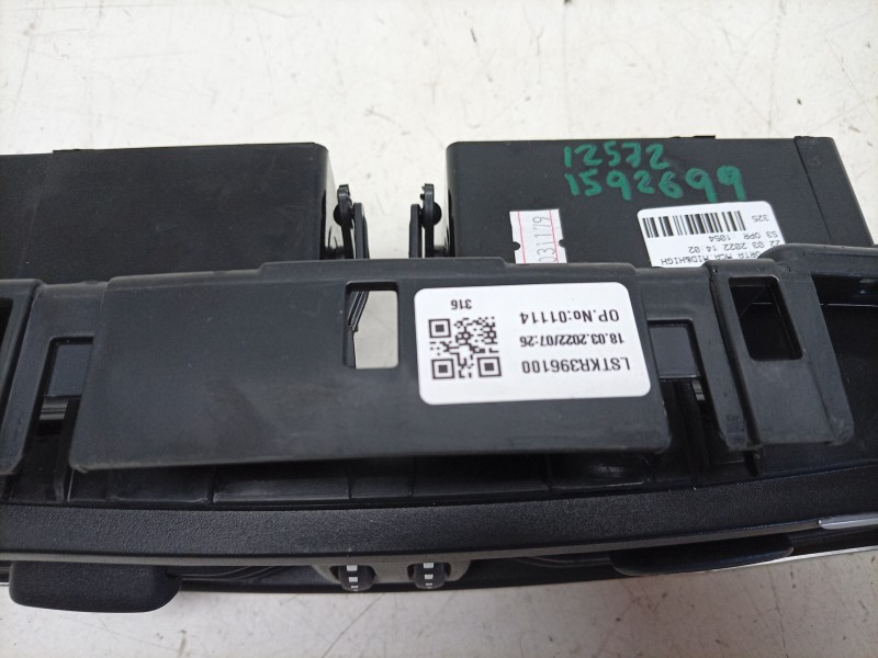 Recambio de rejilla aireadora para fiat tipo station wagon (356_, 357_) 1.3 d (356wxh1a) referencia OEM IAM  7357353450 