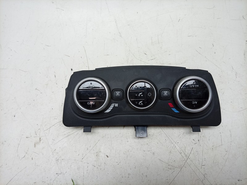 Recambio de mando climatizador para fiat tipo station wagon (356_, 357_) 1.3 d (356wxh1a) referencia OEM IAM  735765839 