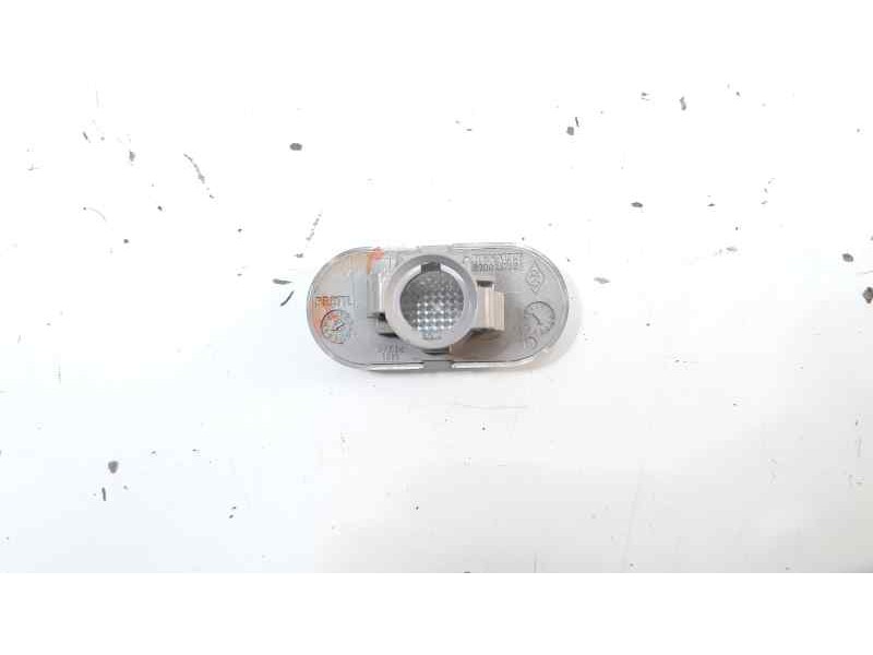 Recambio de piloto lateral derecho para renault kangoo furgón professional referencia OEM IAM 8200257684 103F19990310 