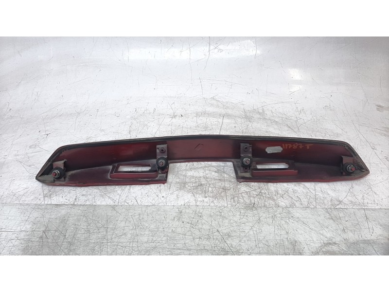 Recambio de molduras traseras para nissan pulsar (c13) acenta referencia OEM IAM 908103ZLXA  