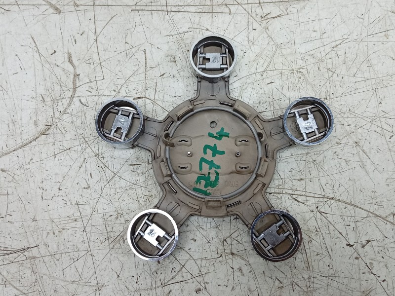 Recambio de tapacubos para audi a3 sportback (8va, 8vf) 1.6 tdi referencia OEM IAM  8R0601165 