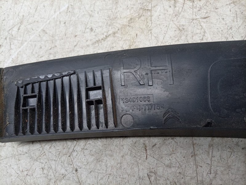 Recambio de aletin trasero derecho para citroën c3 aircross ii (2r_, 2c_) 1.5 bluehdi 110 referencia OEM IAM  13491066 