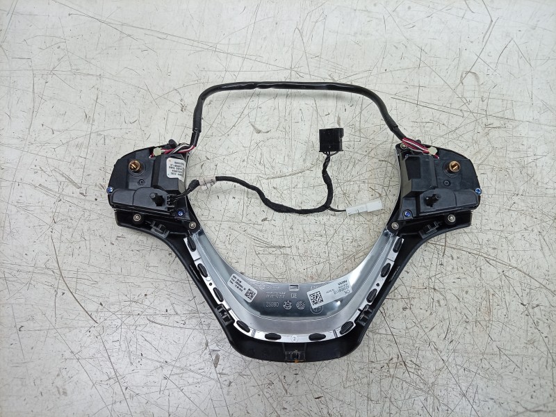 Recambio de mando volante para bmw 4 gran coupe (f36) 420 d referencia OEM IAM  62563395B 
