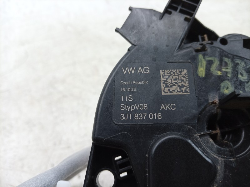 Recambio de cerradura puerta delantera derecha para volkswagen t-roc (a11, d11) 1.0 tsi referencia OEM IAM  3J1837016 