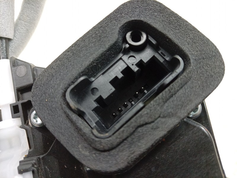Recambio de cerradura puerta delantera derecha para volkswagen t-roc (a11, d11) 1.0 tsi referencia OEM IAM  3J1837016 