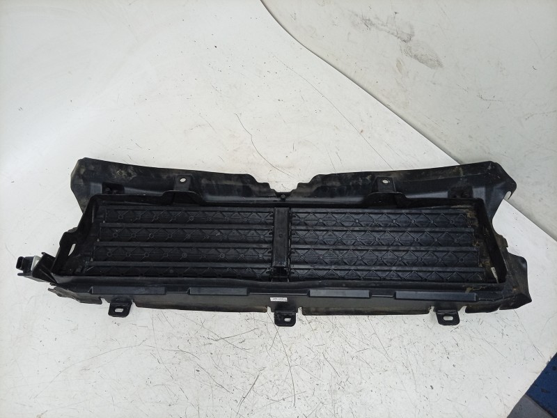 Recambio de canalizador de aire para land rover range rover evoque (l551) 2.0 d165 referencia OEM IAM  K8D28475A 