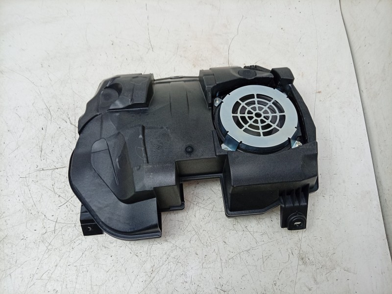 Recambio de subwoofer para abarth 124 spider 1.4 (348) referencia OEM IAM  NA1P6696X 
