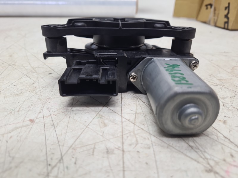 Recambio de motor elevalunas delantero derecho para bmw x1 (u11) xdrive 20 d mild-hybrid referencia OEM IAM  67625A75081 