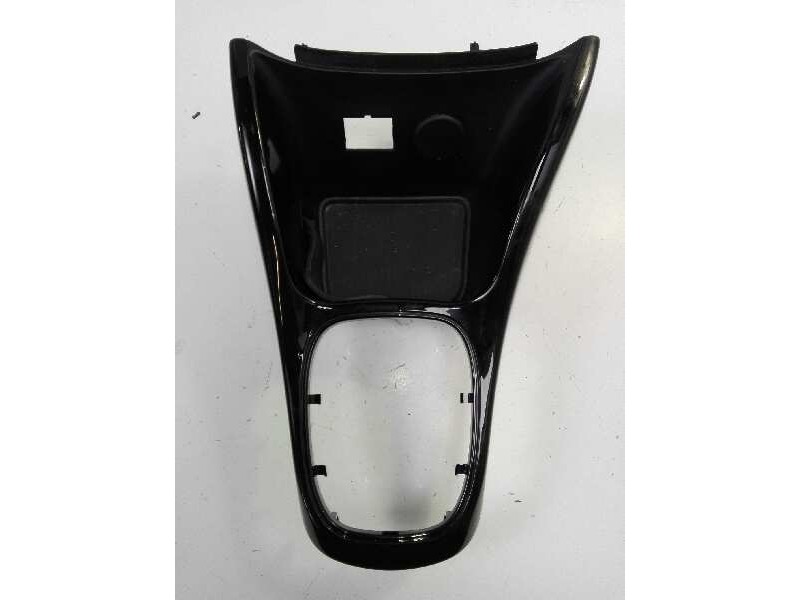 Recambio de moldura para opel adam 1.4 16v cat (a 14 xel / ldd / l2z) referencia OEM IAM 13352901LHD  