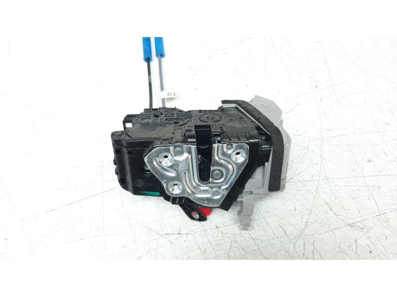Recambio de cerradura puerta delantera derecha para hyundai kona referencia OEM IAM 81320J9010  