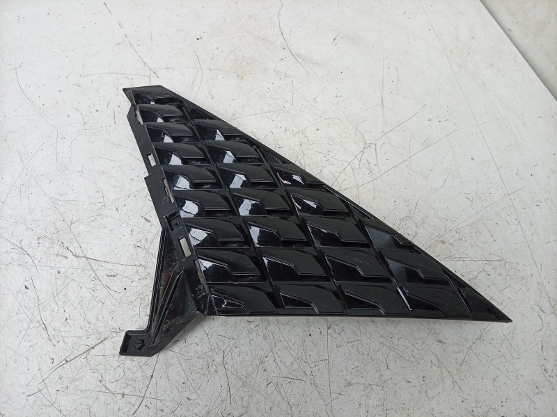 Recambio de rejilla paragolpes derecha para nissan qashqai iii (j12) 1.5 vc-t referencia OEM IAM  62382HN10A 
