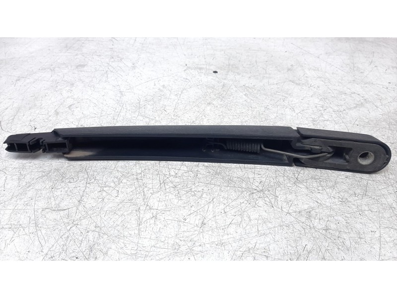 Recambio de brazo limpia trasero para nissan pulsar (c13) acenta referencia OEM IAM 80019327  
