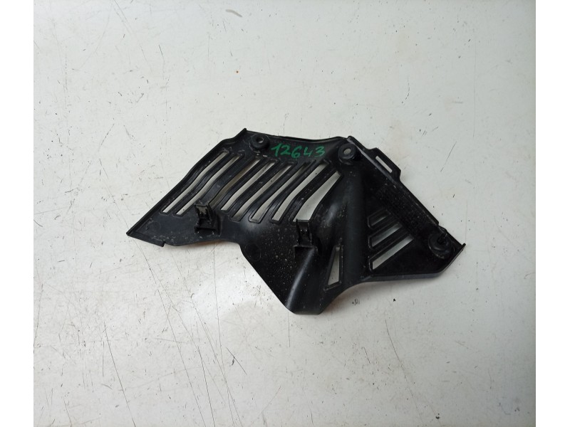 Recambio de moldura para honda adv adv 350 referencia OEM IAM  64327K2LD000 