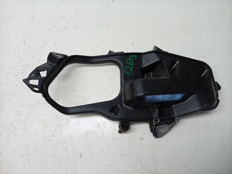 Recambio de moldura para honda adv adv 350 referencia OEM IAM  81158K2LD000 