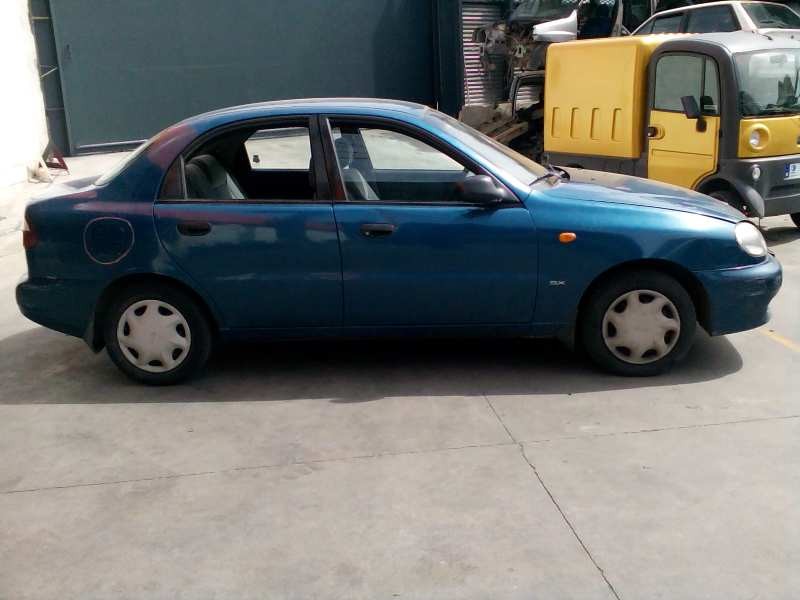 daewoo lanos del año 2000