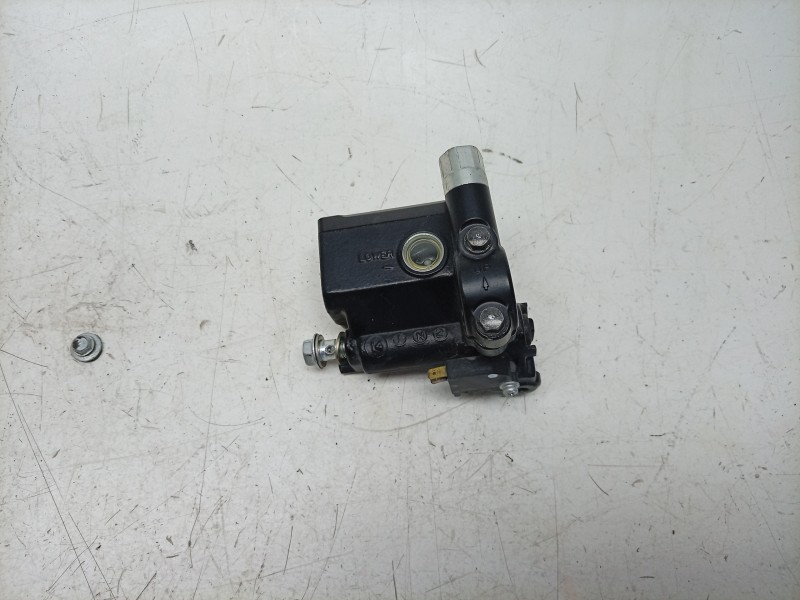 Recambio de bomba freno delantera para suzuki v-strom 650 referencia OEM IAM  5960010G50000 