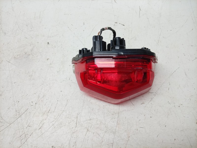 Recambio de piloto trasero central para suzuki v-strom 650 referencia OEM IAM  3571031J01000 