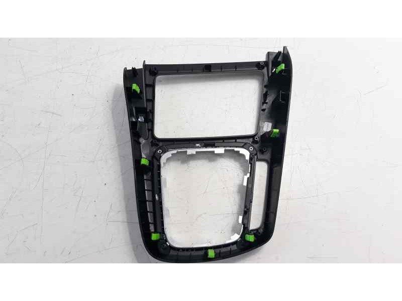 Recambio de molduras delanteras para kia ceed 1.6 crdi cat referencia OEM IAM 84631J7100  