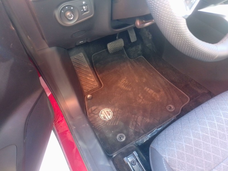 Recambio de juego alfombrillas para mg zs 1.5 hybrid+ referencia OEM IAM   